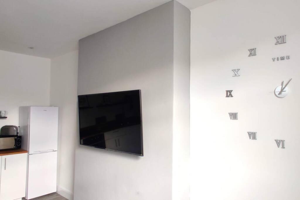 Apartment Brand New Designer In - Newsham Park L6 *