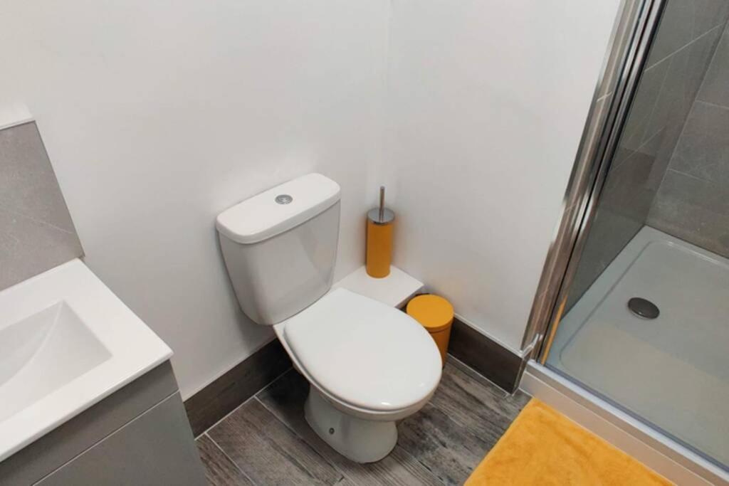 Brand New Designer In - Newsham Park L6 Apartment *